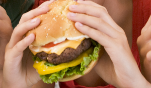 Milyen étrendi tényezők növelik a szív- és érrendszeri betegségek kockázatát?